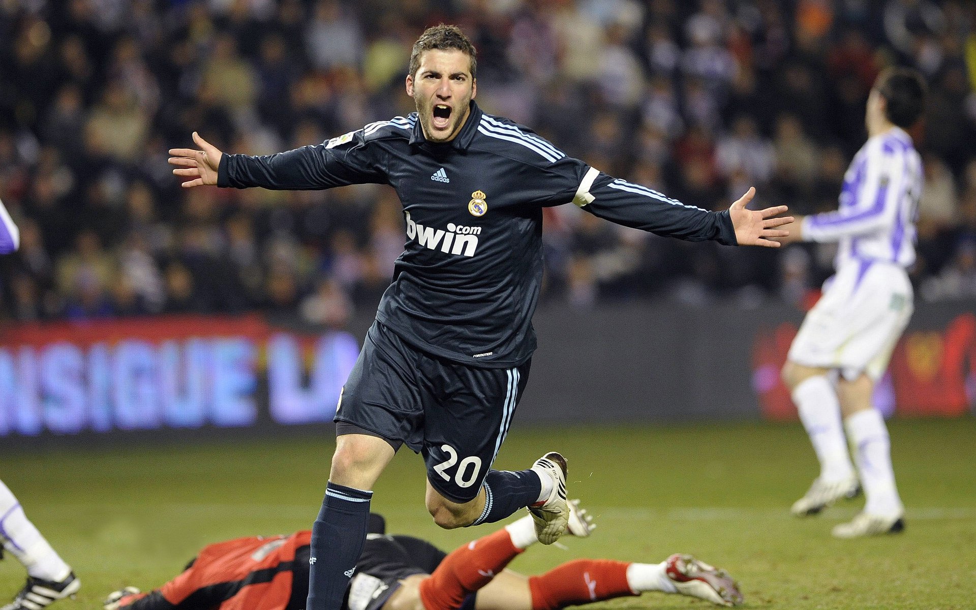 乐鱼娱乐app-史上“最精彩”的团队配合瞬间，战术大展示！，团队搭配的黄金法则